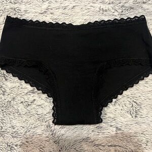 VS Women’s Black Cotton Panties with Lace Trim